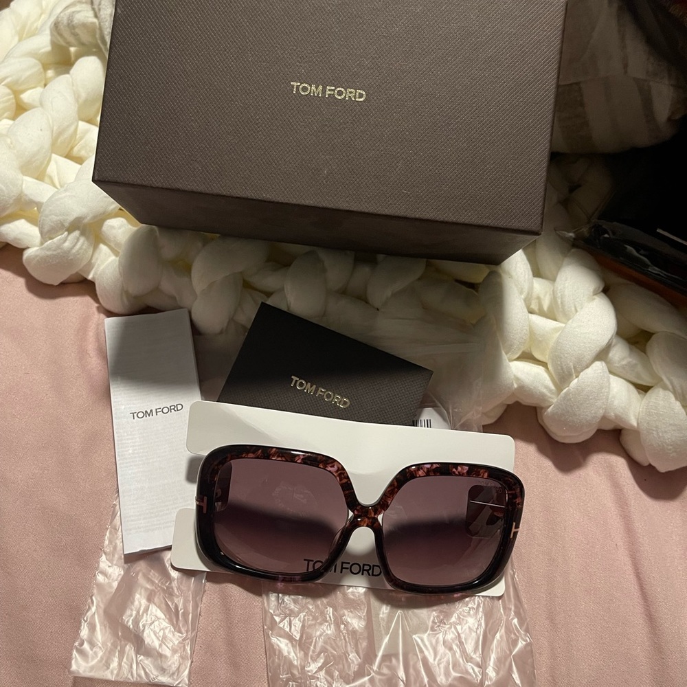 Authentic Tom Ford Valencia Sunglasses - Picture 5 of 5